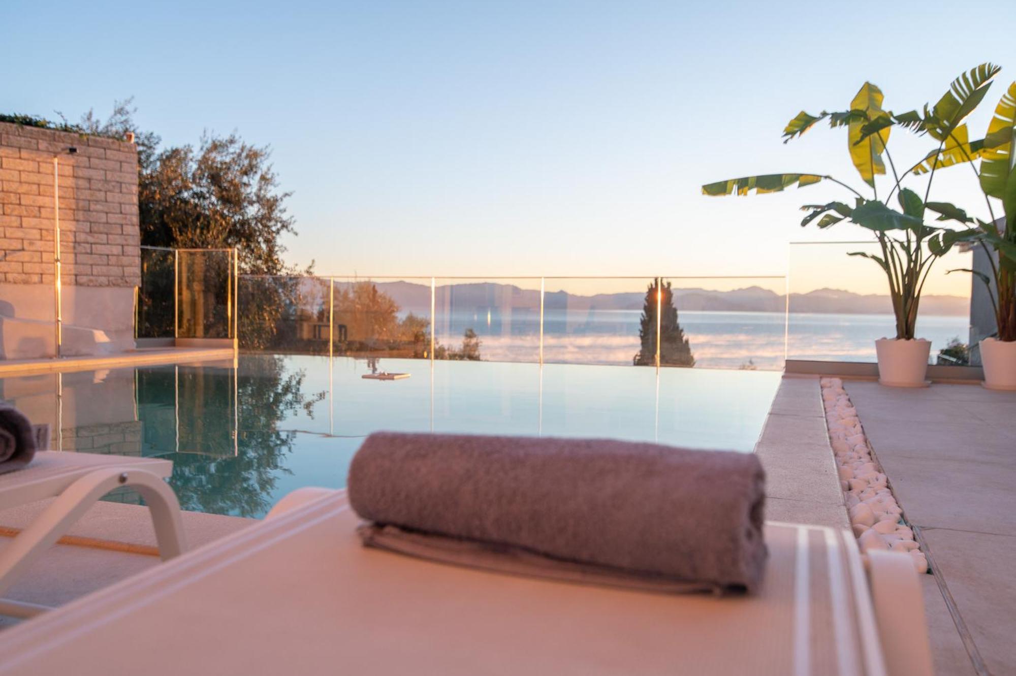 Achillion Luxury Corfu Villa & Suites Perama  Eksteriør billede